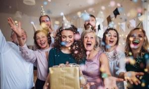 Questions rigolotes pour anniversaire : animer votre fête avec humour et originalité