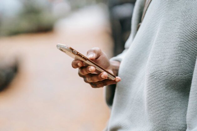 Comment envoyer un SMS de manière anonyme ?