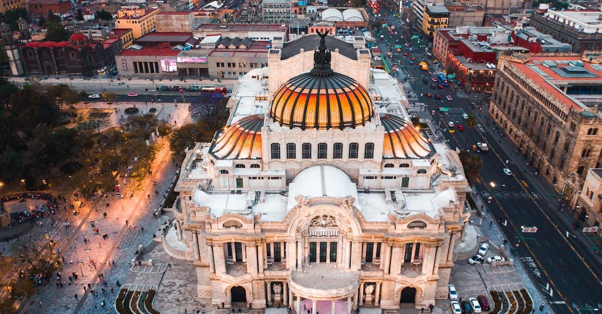 découvrez l'architecture impressionnante et l'histoire riche de la basilique, un lieu de culte emblématique alliant spiritualité et beauté artistique. explorez ses trésors culturels et plongez dans une expérience inoubliable.