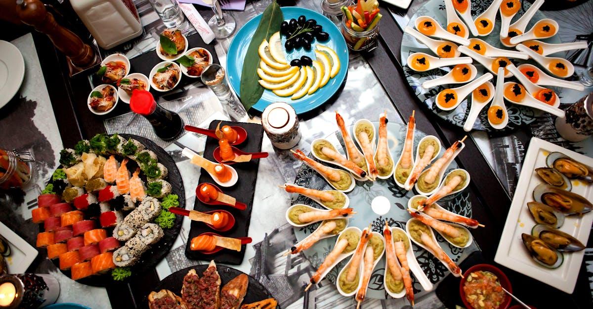 découvrez un buffet varié et savoureux, offrant une multitude de plats raffinés qui raviront vos papilles. parfait pour toutes les occasions, savourez des spécialités culinaires et profitez d'une expérience gastronomique inoubliable.