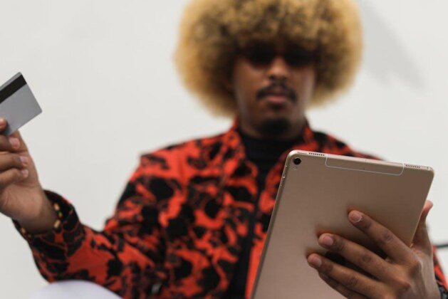 Différence entre une carte bancaire Visa et Mastercard : Guide complet