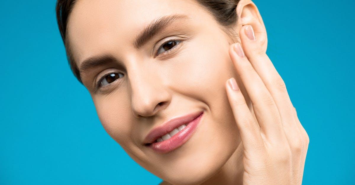 découvrez tout sur les fossettes, ces adorables petites indentations qui ajoutent du charme à un sourire. apprenez leur origine, leur signification et comment elles sont perçues dans différentes cultures.