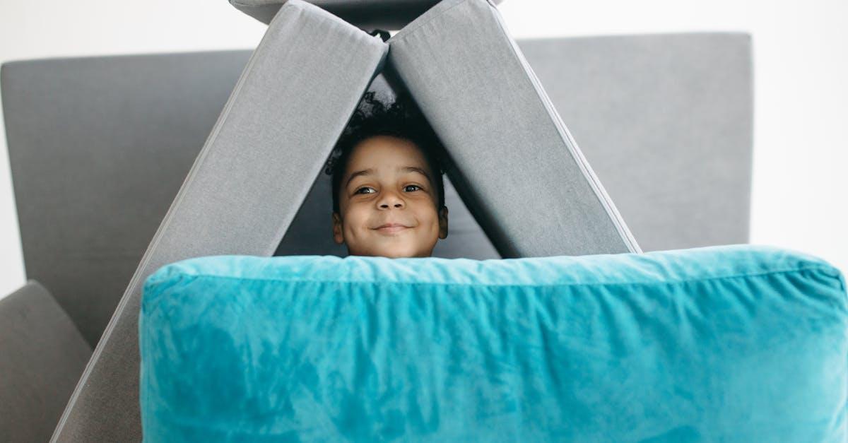 découvrez tout sur les fossettes : leur origine, leur charme irrésistible et comment elles ajoutent une touche d'unicité à chaque sourire. apprenez pourquoi elles fascinent tant et comment elles sont célébrées dans différentes cultures.