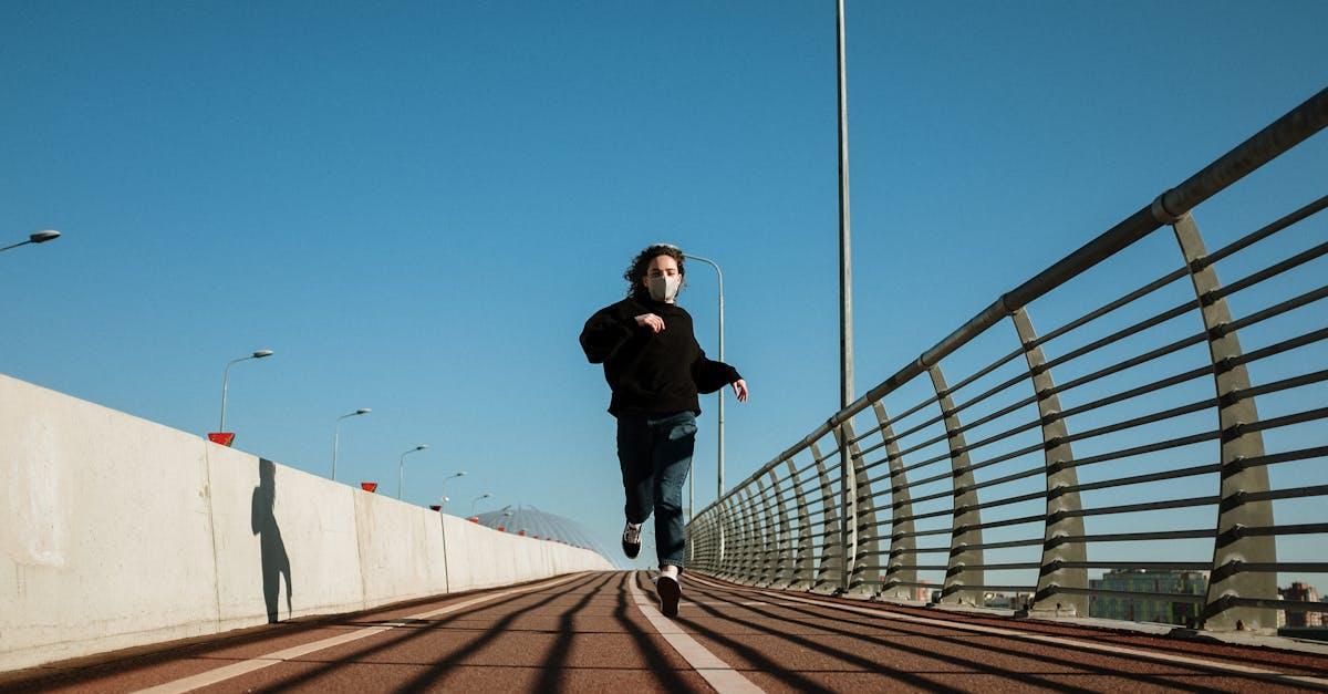 explorez l'univers fascinant des dystopies, où des sociétés futuristes se heurtent à des enjeux moraux, éthiques et technologiques. découvrez des récits captivants qui questionnent notre monde actuel et imaginent des réalités troublantes.