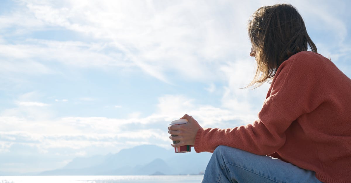 découvrez l'univers fascinant des émotions, une exploration des sentiments humains qui influencent notre quotidien. apprenez à reconnaître, comprendre et gérer vos émotions pour une vie plus épanouissante.