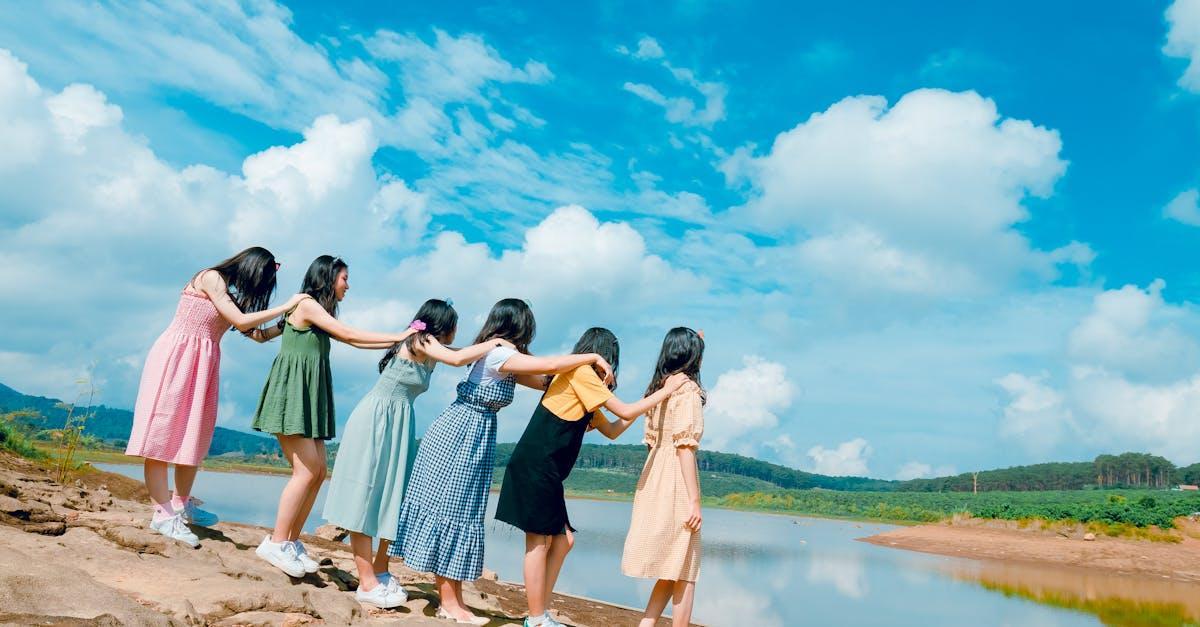 découvrez la beauté et l'importance de l'amitié, une des relations les plus précieuses de la vie. explorez des conseils pour renforcer vos liens, cultiver des souvenirs inoubliables et comprendre le véritable sens de l'amitié.