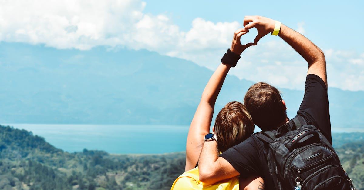 découvrez l'importance de l'amitié, ses bienfaits et comment cultiver des relations solides et sincères. plongez dans le monde des liens amicaux qui enrichissent nos vies et favorisent l'épanouissement personnel.