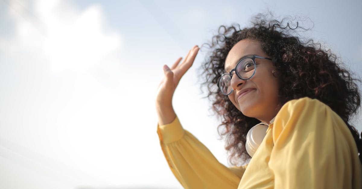 découvrez nos diverses manières de saluer et d'accueillir, que ce soit pour des occasions formelles ou informelles. apprenez des expressions courantes et des conseils pour faire bonne impression à chaque rencontre.