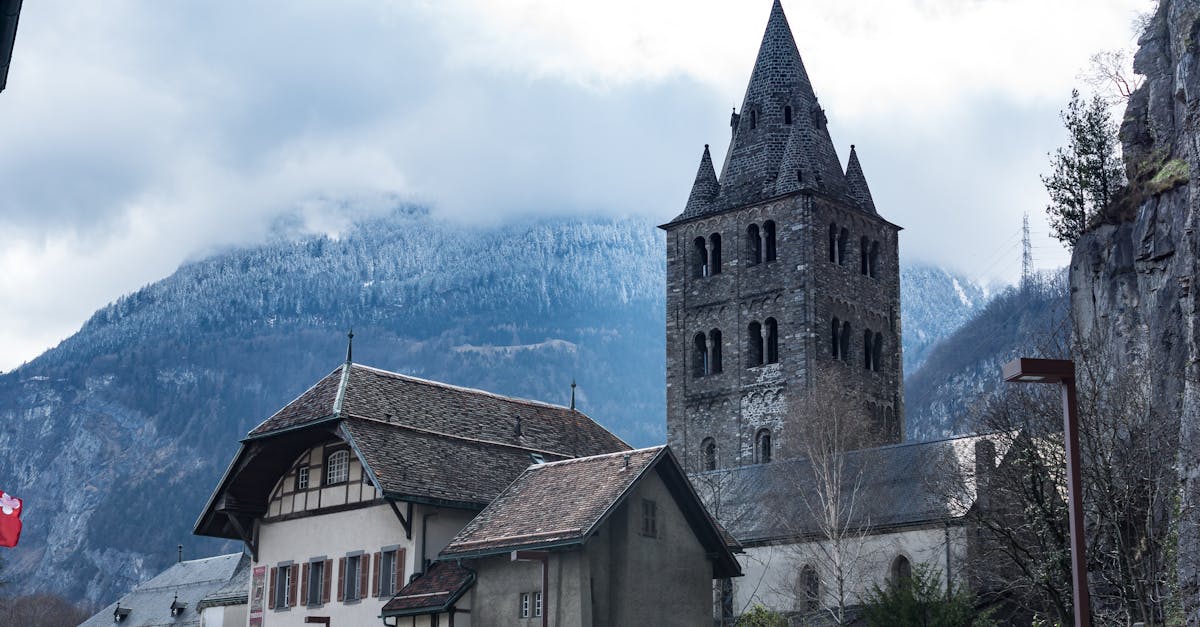 découvrez la fascinante histoire de maurice tillet, un lutteur français emblématique des années 1940, connu pour son physique unique et sa carrière impressionnante sur le ring. explorez sa vie, ses défis et son héritage.