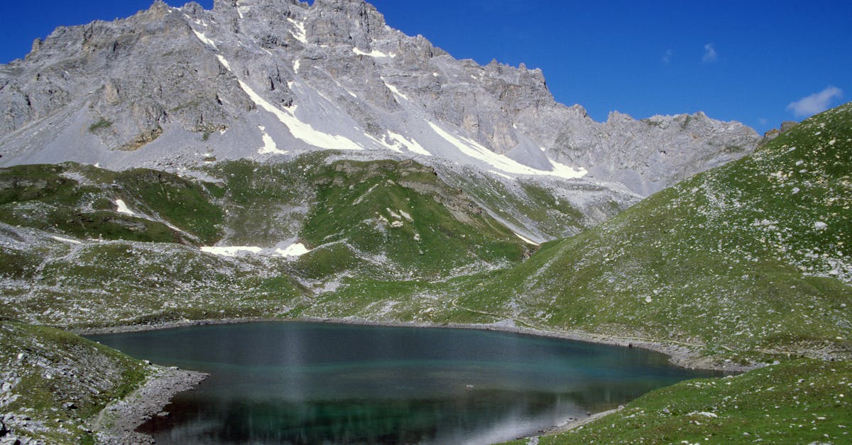 découvrez l'histoire fascinante de maurice tillet, lutteur et acteur français, connu pour son impressionnante stature et son charisme inoubliable. plongez dans sa vie, ses conquêtes et son impact durable sur le monde du divertissement.
