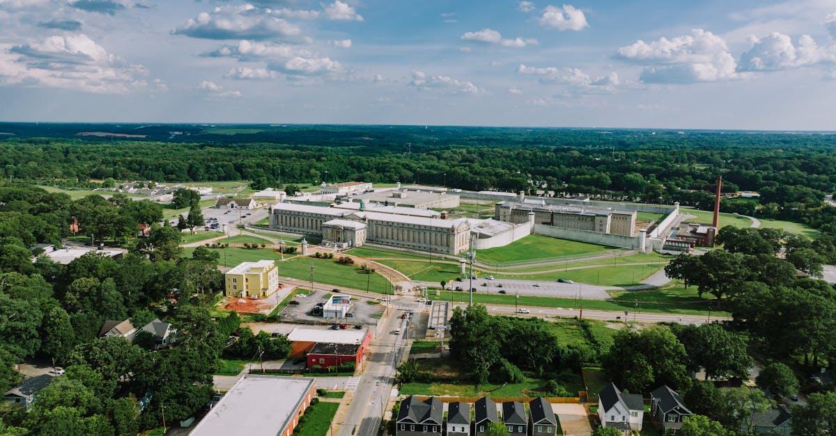 découvrez metropolitan, votre guide ultime pour comprendre les tendances urbaines, la culture métropolitaine et les innovations qui façonnent nos villes. plongez dans les récits captivants des grandes métropoles et explorez les modes de vie modernes.