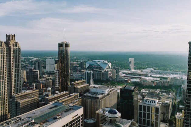 Pourquoi le terme France métropolitaine est-il utilisé ?