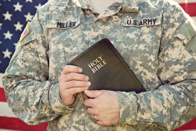 Pourquoi le service militaire obligatoire a-t-il été abrogé en France ?