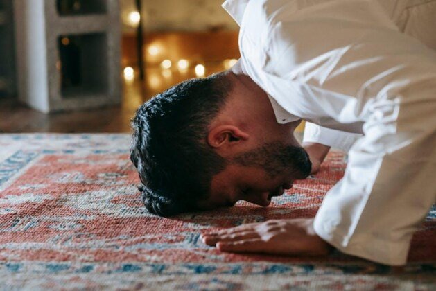 Quelle est la prière du matin et comment l’intégrer dans votre routine ?