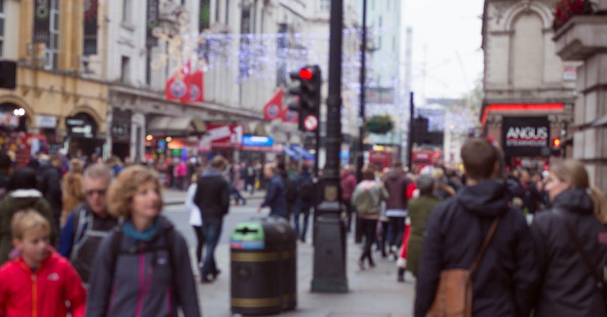 découvrez les jours fériés en france : history, traditions et activités à ne pas manquer pour profiter pleinement de ces moments de pause et de célébration. planifiez vos vacances et vos week-ends prolongés avec notre guide complet des jours fériés.