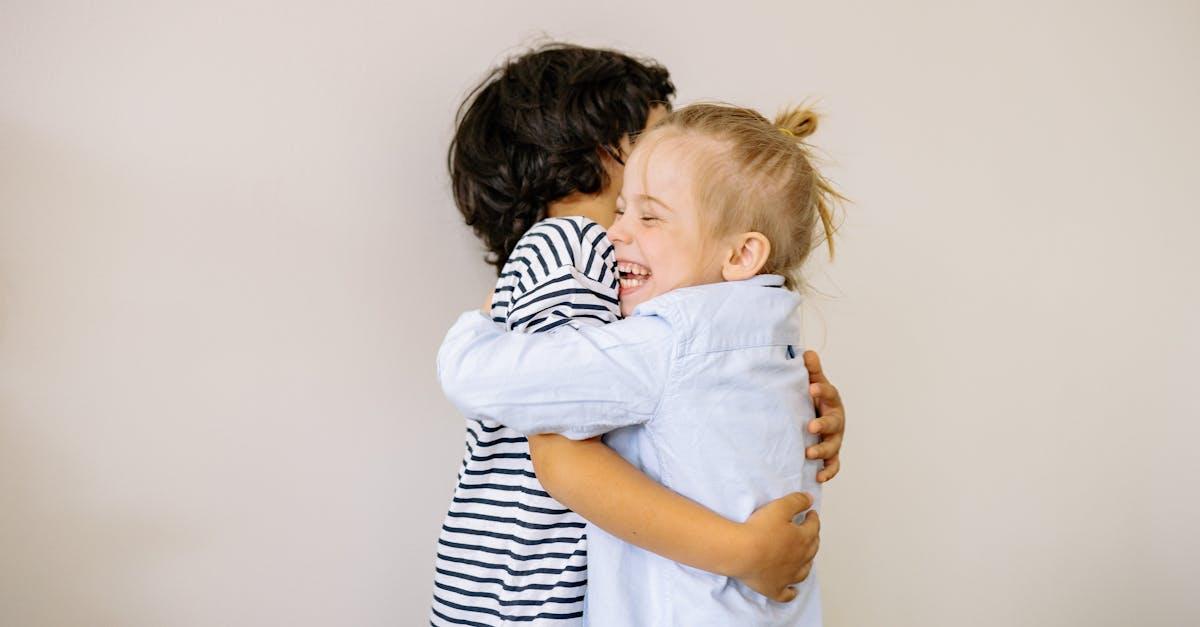 découvrez les expressions québécoises qui enrichissent la langue et la culture du québec. plongez dans un monde coloré de mots et de phrases uniques, et apprenez à les utiliser dans vos conversations quotidiennes pour exprimer votre identité québécoise.