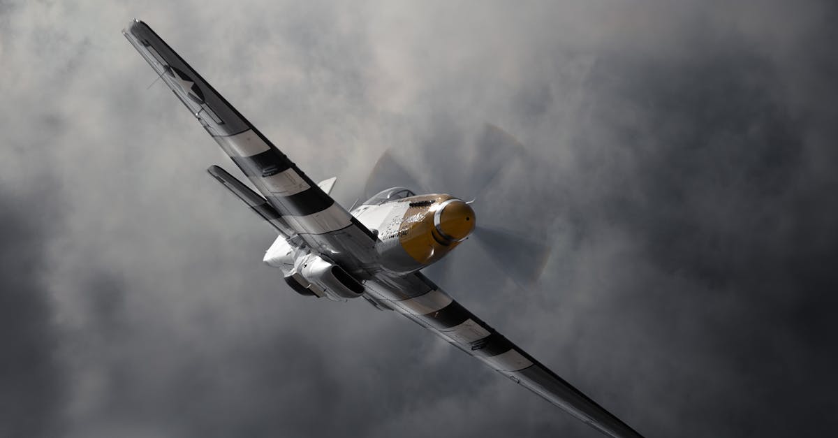 découvrez les mystères de la vitesse du son, un phénomène fascinant qui façonne notre compréhension des ondes acoustiques et leur propagation dans différents milieux. plongez dans les concepts scientifiques, les applications pratiques et les curiosités autour de ce sujet incontournable.