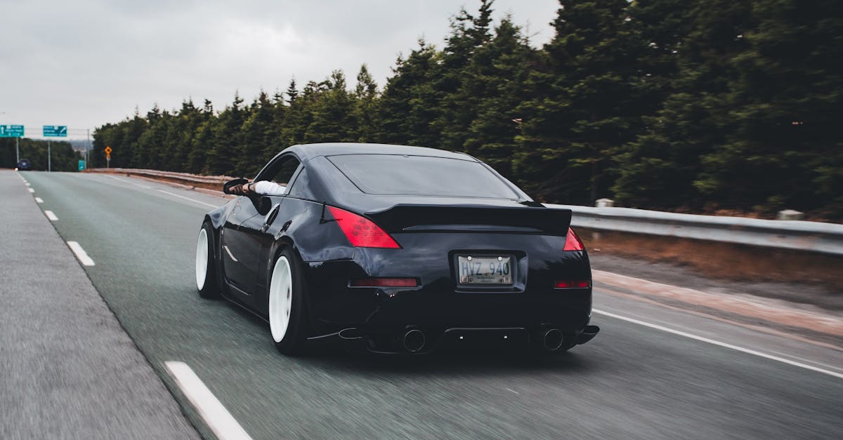 découvrez tout sur la vitesse du son : définitions, unités de mesure, facteurs influençant sa propagation et impact dans divers domaines comme la musique, l'aviation et les sciences. apprenez comment la vitesse du son varie selon les milieux et les conditions atmosphériques.