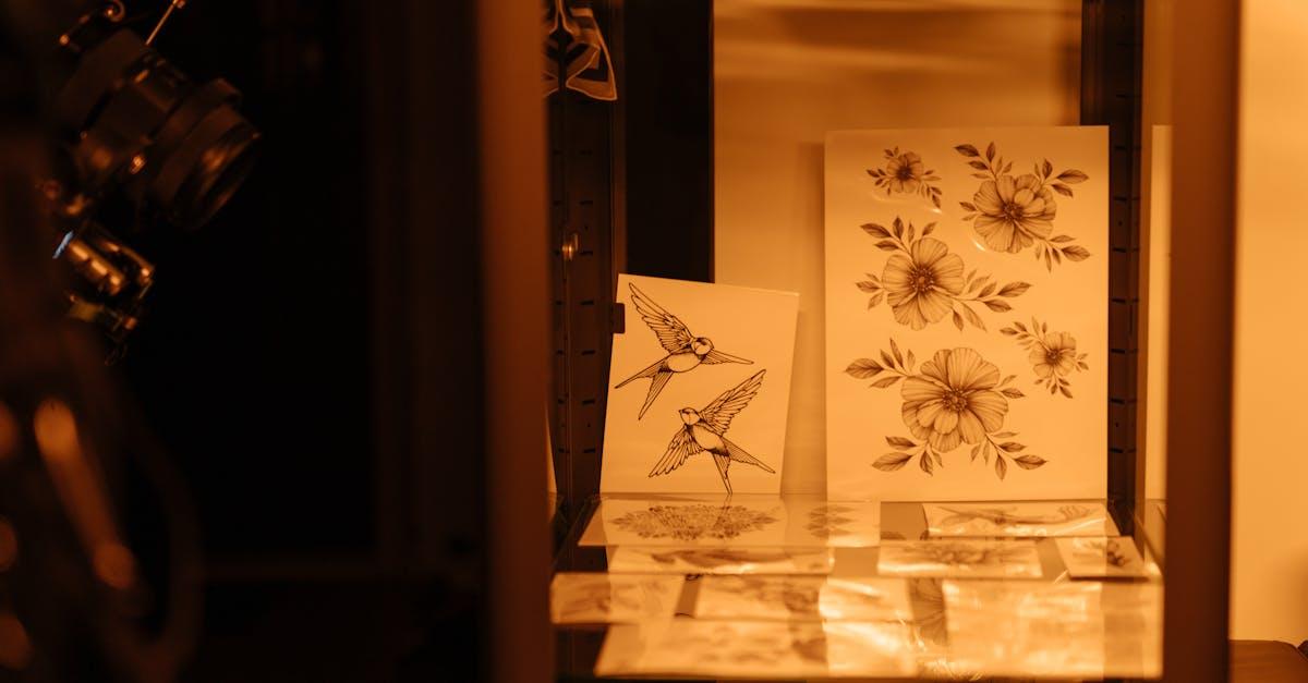 découvrez une sélection unique de designs de tatouages qui allient créativité et originalité. que vous soyez à la recherche d'inspiration pour votre prochain tattoo ou d'idées tendance, notre collection variée saura séduire tous les amateurs d'art corporel.