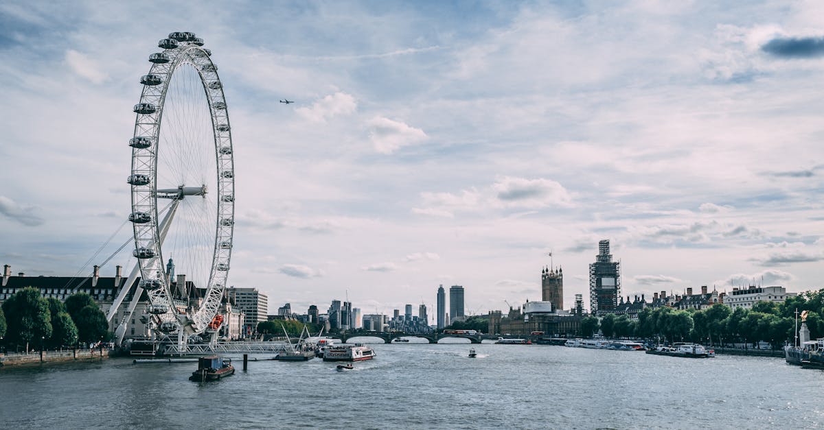 découvrez le royaume-uni, une terre d'histoire riche, de culture vibrante et de paysages magnifiques. explorez londres, le pays de galles, l'écosse et l'irlande du nord, et plongez dans la diversité de ses traditions, monuments et cuisines.