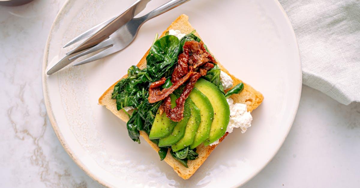 découvrez tout sur le poids des œufs : guide complet sur les catégories, les normes et comment choisir les œufs parfaits pour vos recettes. informez-vous sur l'importance du poids dans la cuisine et l'élevage.