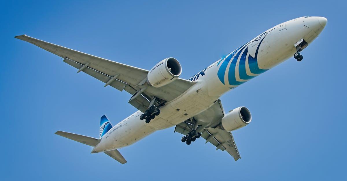 découvrez les avions les plus rapides du monde, leurs records de vitesse impressionnants et les technologies révolutionnaires qui les propulsent dans le ciel.