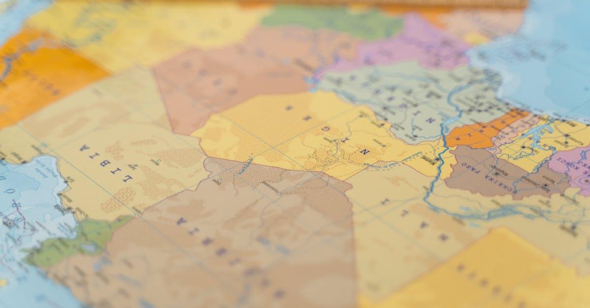 découvrez les pays les moins peuplés du monde, leurs particularités et ce qui rend ces destinations uniques en matière de culture, d'environnement et de tranquillité.