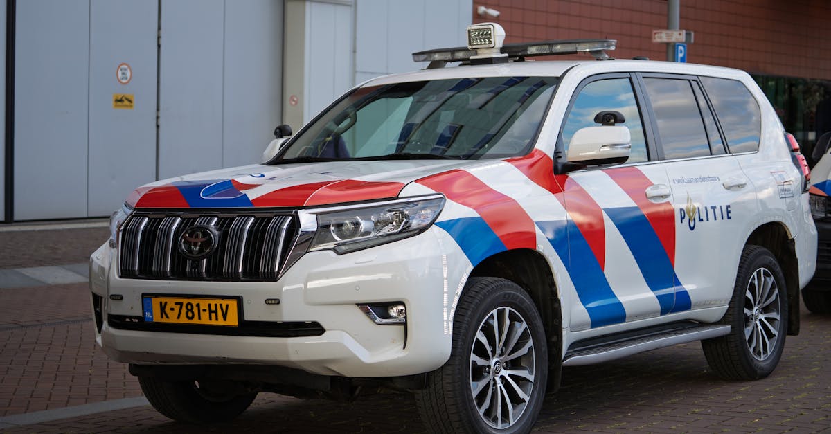 découvrez tout ce qu’il faut savoir sur les plaques d’immatriculation : types, réglementations, personnalisation, et conseils pour choisir la meilleure plaque adaptée à votre véhicule.