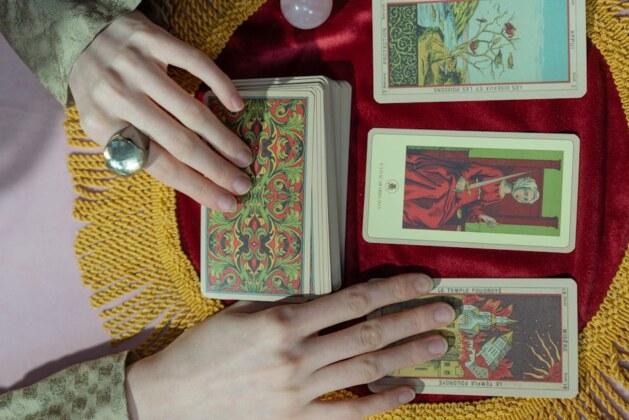 Quelle est la différence entre majorité absolue et majorité relative ?