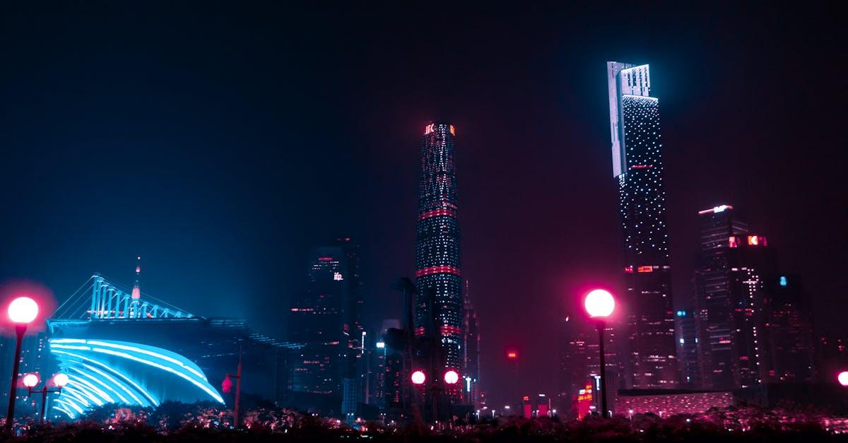découvrez l'histoire des pieds-noirs, ces français d'algérie rapatriés après 1962, leur culture, leur identité et l'impact de leur exode sur la société française.