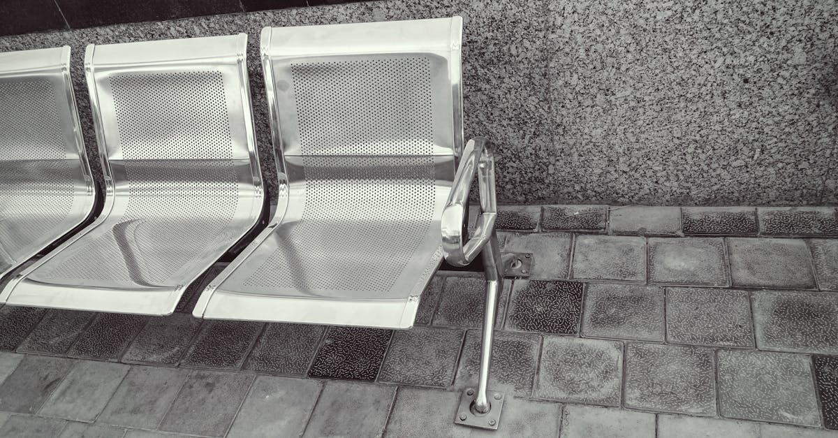 découvrez les avantages de l'acier inoxydable : un matériau résistant à la corrosion, durable et facile à entretenir, idéal pour de nombreuses applications domestiques et industrielles.