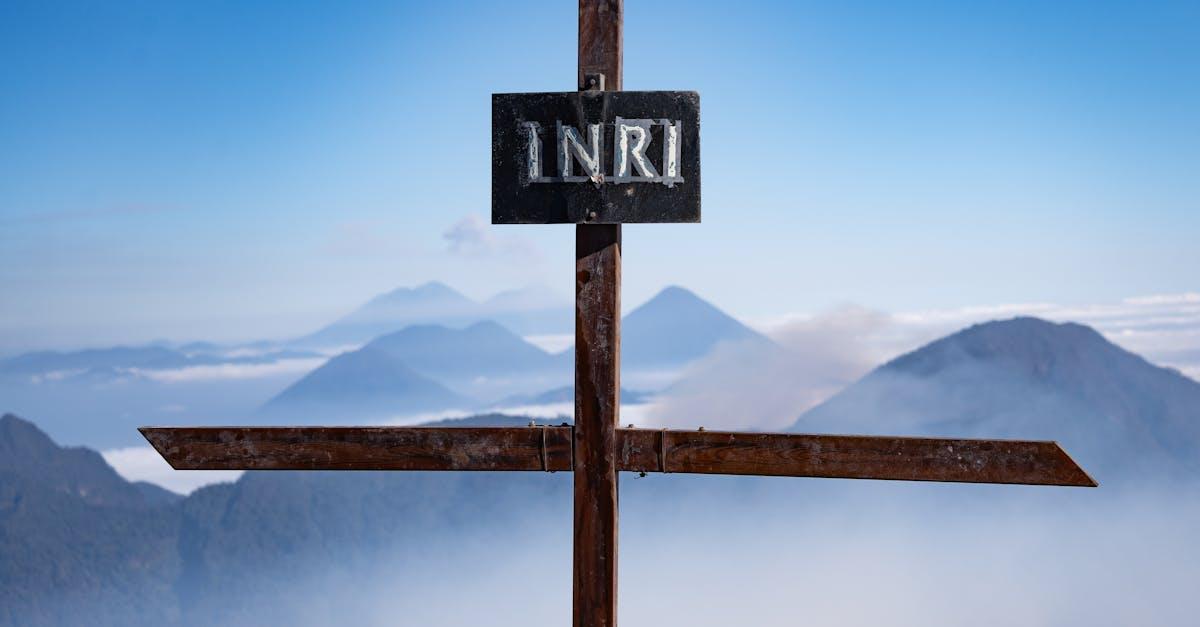 découvrez les volcans actifs à travers le monde : localisation, caractéristiques, éruptions récentes et conseils pour les observer en toute sécurité. informez-vous sur ces phénomènes naturels fascinants.