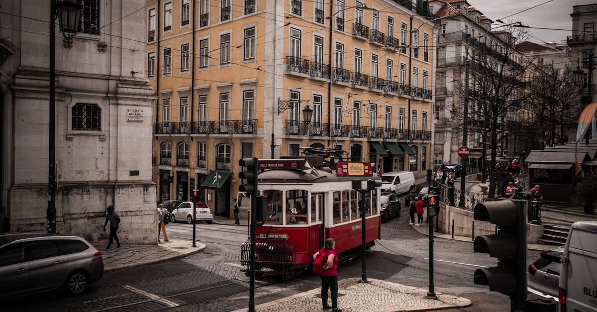 découvrez la signification de l'après-midi, ses origines et ses usages au quotidien. explorez comment profiter pleinement de cette partie de la journée grâce à nos conseils pratiques.