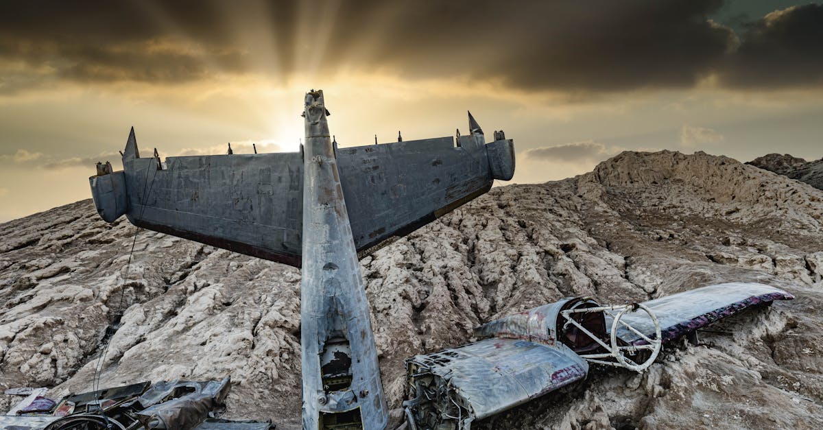 découvrez les causes, conséquences et analyses des crashs d'avion à travers des rapports détaillés et des témoignages, pour mieux comprendre la sécurité aérienne.