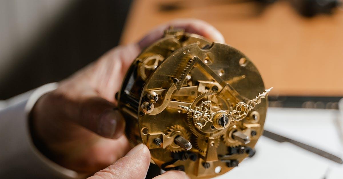 découvrez l'art de l'horlogerie : histoire, techniques de fabrication et conseils pour choisir ou entretenir votre montre. explorez l'univers fascinant du clockmaking et perfectionnez vos connaissances sur les mécanismes du temps.
