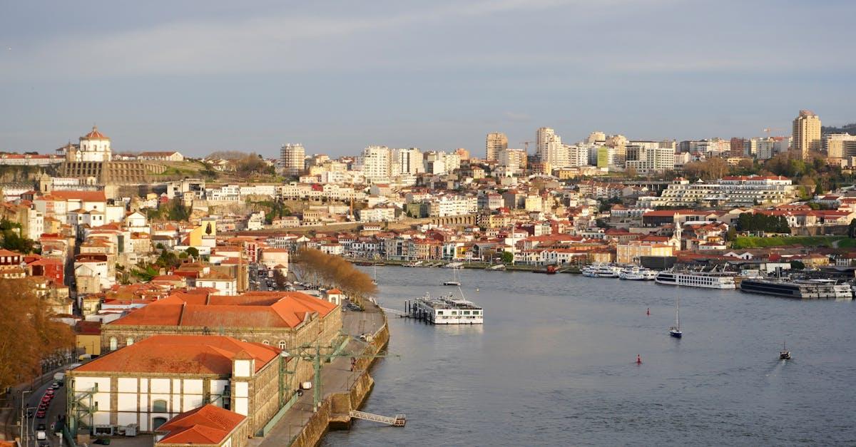 découvrez iberia, la principale compagnie aérienne espagnole, offrant des vols vers de nombreuses destinations internationales avec un service de qualité et une expérience de voyage agréable.