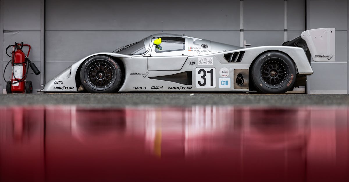 découvrez tout sur la vitesse maximale : explications, records et conseils pour augmenter la performance, que ce soit en sport, en automobile ou dans d’autres domaines.