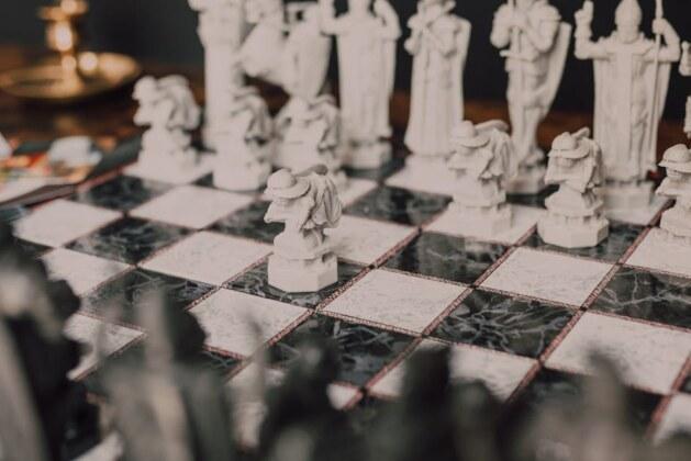 Découvrez les plus grands rois du Moyen Âge et leur impact historique.