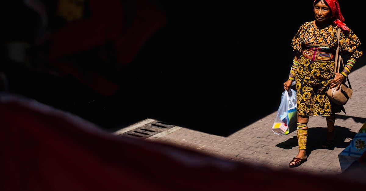 découvrez tout ce qu'il faut savoir sur le mola, un poisson impressionnant des océans, aussi appelé poisson-lune : caractéristiques, habitat, mode de vie et curiosités sur cette créature fascinante.