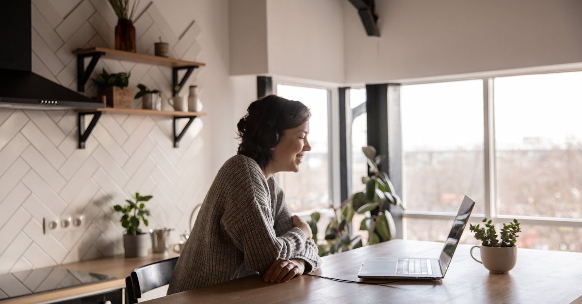 découvrez le rcs chat, la messagerie nouvelle génération qui enrichit vos conversations sur mobile : partage de médias, discussions de groupe, accusés de réception et bien plus !