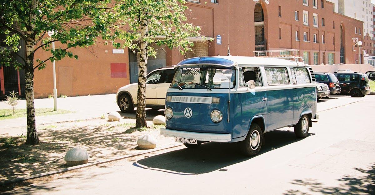 découvrez les différents types de routes, leurs caractéristiques, usages, et classifications, pour mieux comprendre l'organisation du réseau routier.