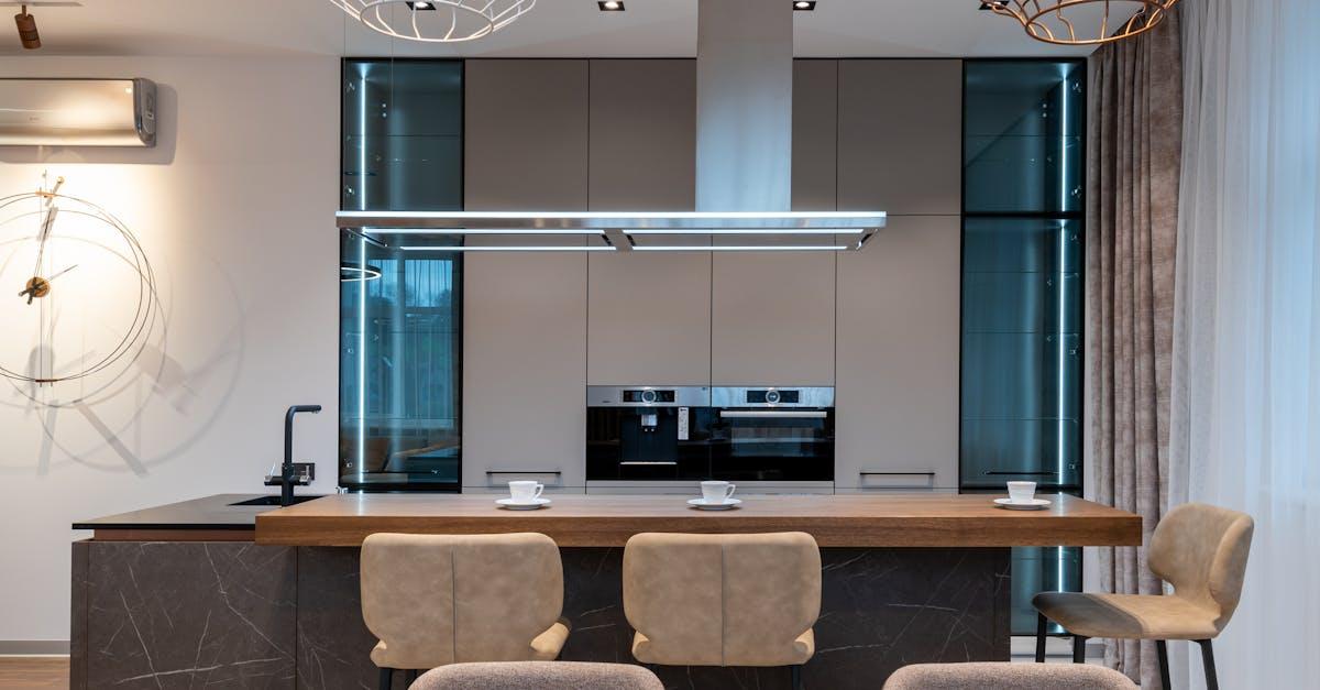 découvrez tout ce qu'il faut savoir sur le stool : définition, usages, types, matériaux et conseils pour bien le choisir selon vos besoins et votre décoration intérieure.