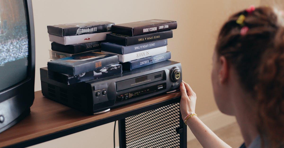 découvrez tout ce qu'il faut savoir sur les cassettes vhs : leur histoire, leur fonctionnement et leur impact sur la culture audiovisuelle. nostalgie garantie !