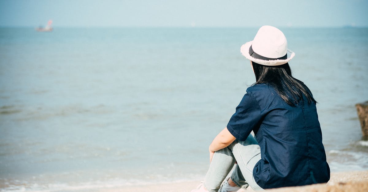 découvrez la légende de la dame blanche, un mythe mystérieux et fascinant du folklore européen, mêlant hantises, histoires tragiques et apparitions spectrales sur les routes la nuit.