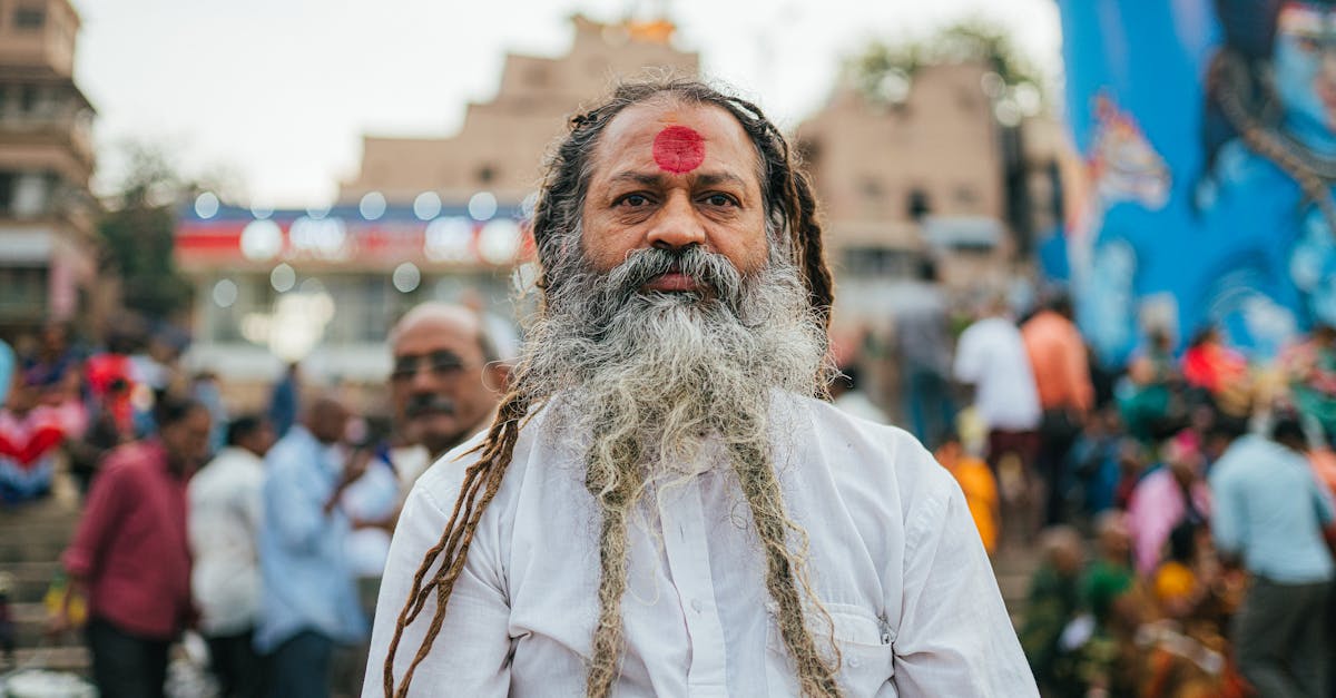 découvrez tout sur le frelon asiatique : identification, dangers, impact sur l'environnement et méthodes de prévention efficaces.