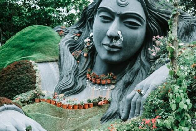 La pierre noire de la Kaaba : origine céleste ou mythe ancien ?