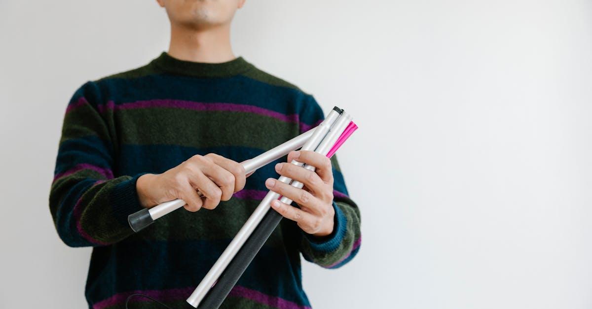 découvrez tout sur la cécité : causes, symptômes, aides disponibles et technologies pour améliorer la vie des personnes malvoyantes.