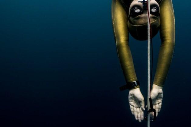 Pourquoi certaines personnes flottent-elles mieux que d’autres ?