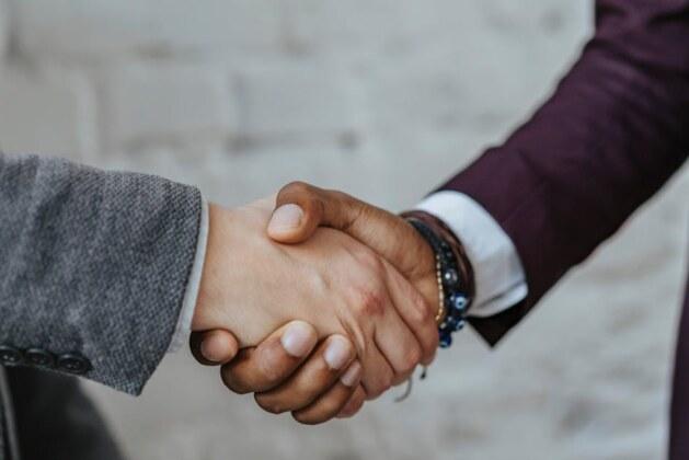 Comment échanger vos vieux vêtements contre des nouveautés pendant les soldes ?