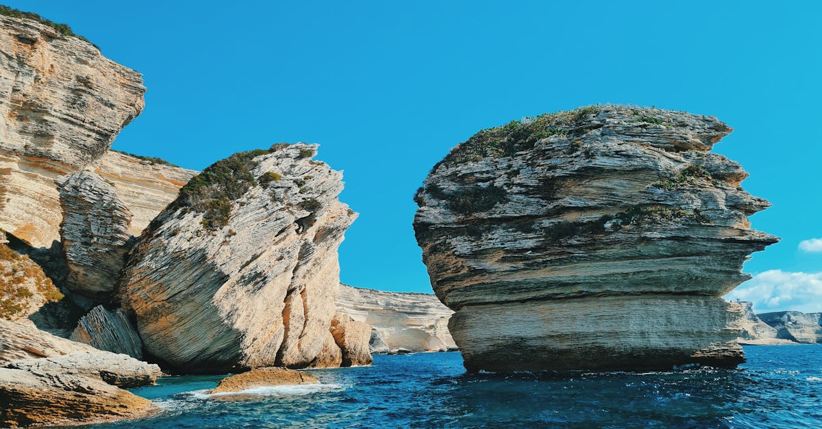 découvrez la beauté sauvage et authentique de la corse, une île méditerranéenne riche en paysages époustouflants, culture vibrante et gastronomie savoureuse.